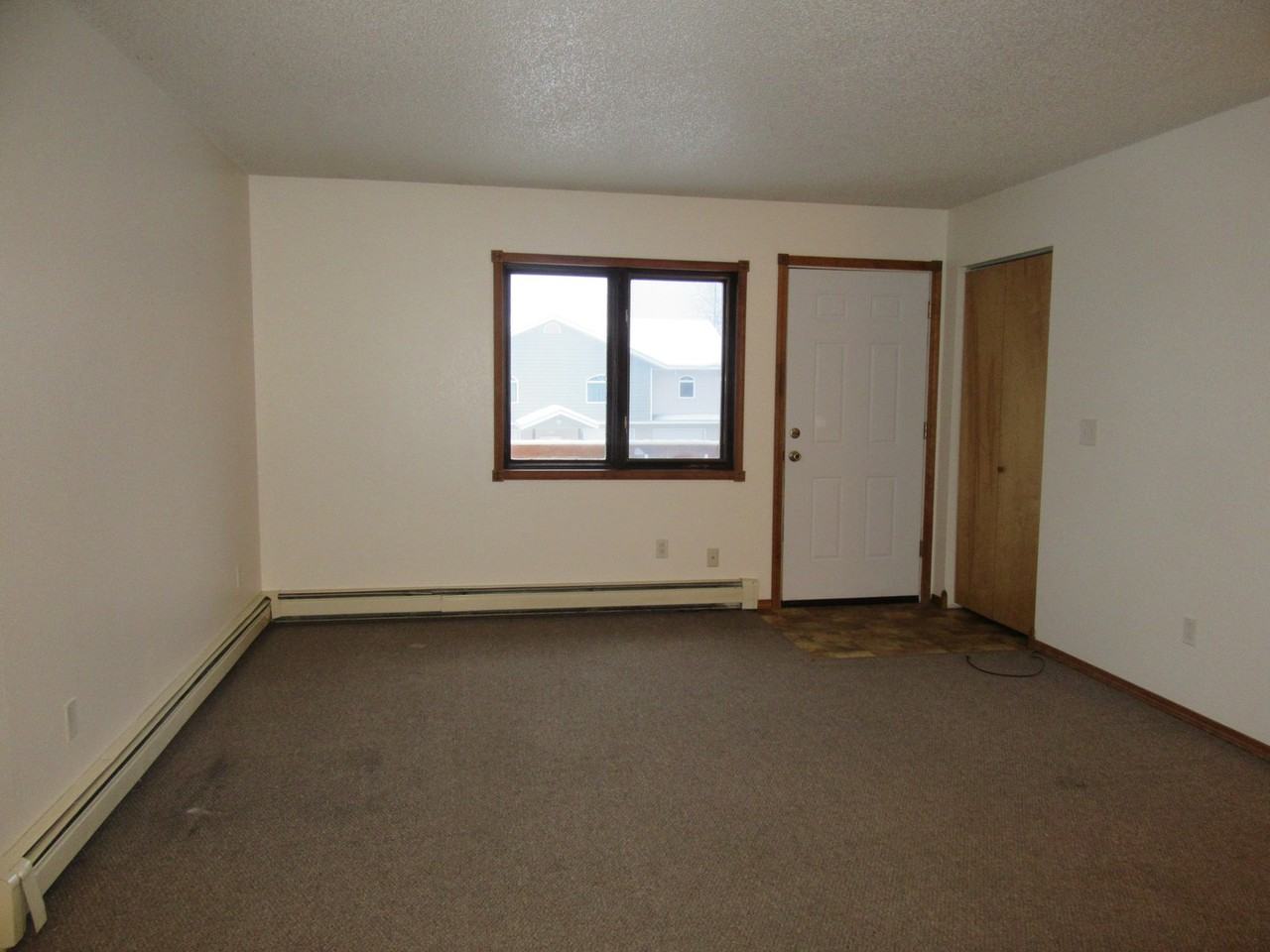 927 Stol Drive - Photo 3 of 10