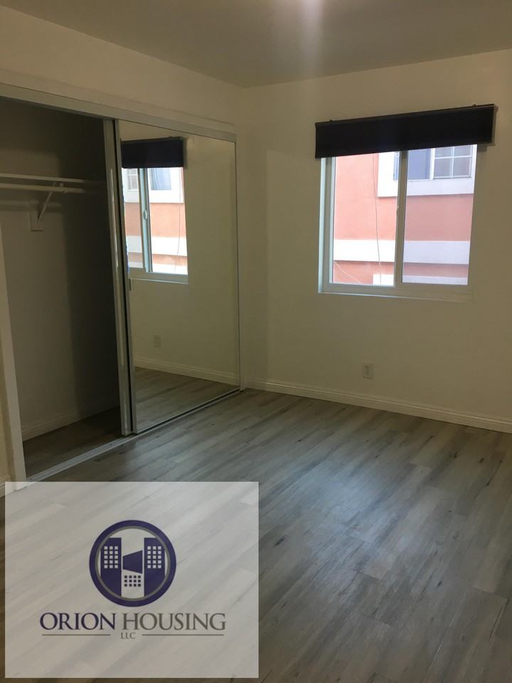 1881 West Jefferson Boulevard - Photo 3 of 11