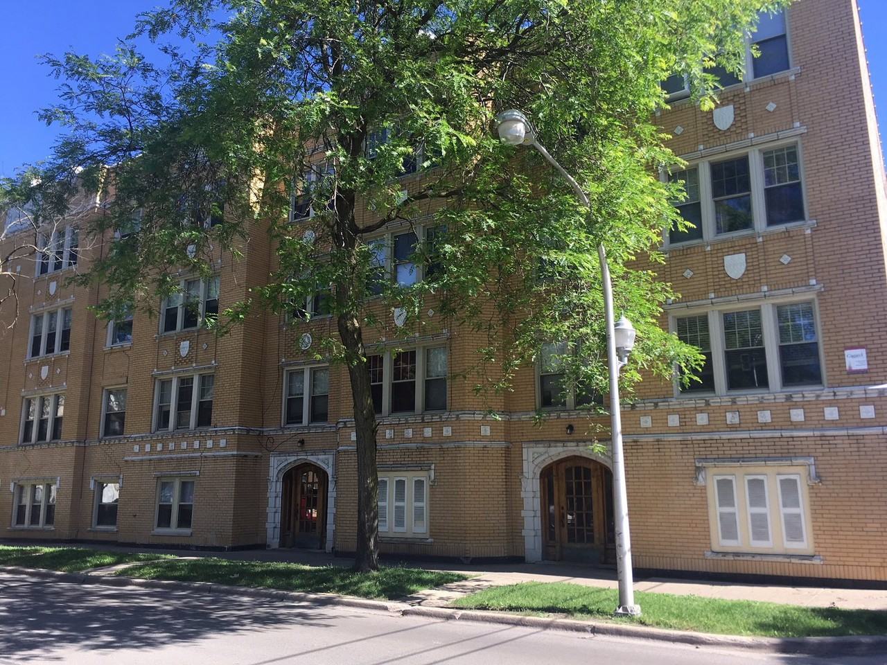 6154-56 North Talman - Photo 4 of 4