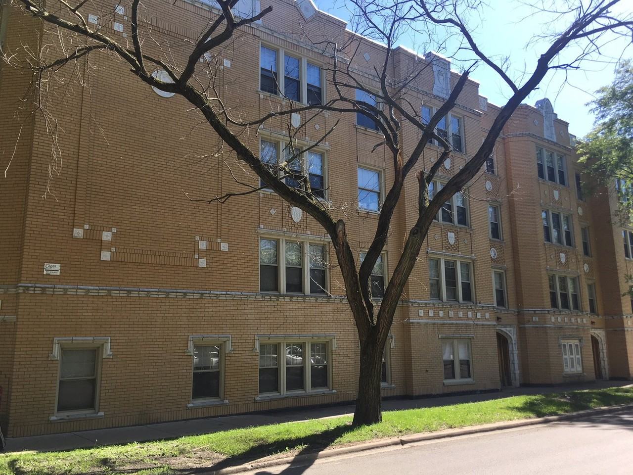 6154-56 North Talman - Photo 3 of 4