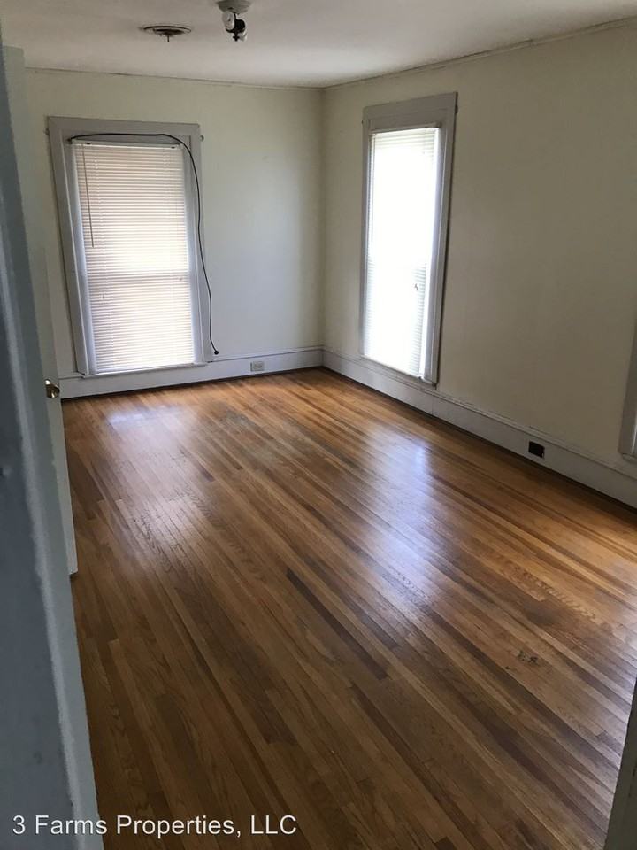117 Central Ave - Photo 2 of 4