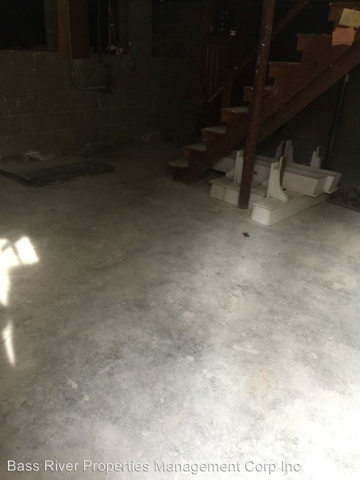 323 Main St - Photo 2 of 3