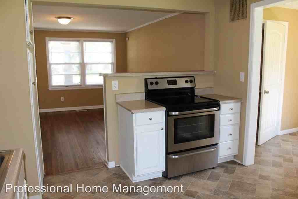 1126 Silverdale Ct - Photo 3 of 8