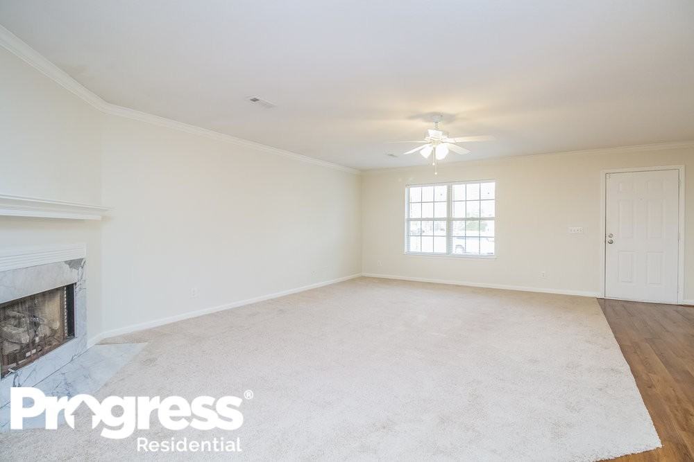2184 Spring Hill Cir - Photo 3 of 18