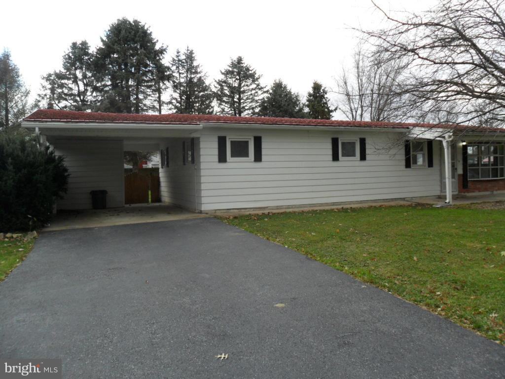 301 Tichy Dr - Photo 3 of 20