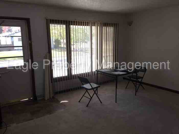 2907 Outlook Dr SW - Photo 3 of 9