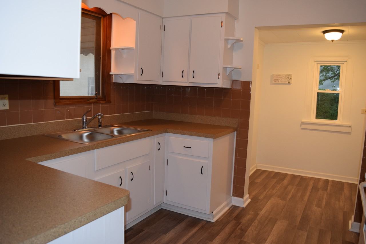 713 East Street - Photo 2 of 12