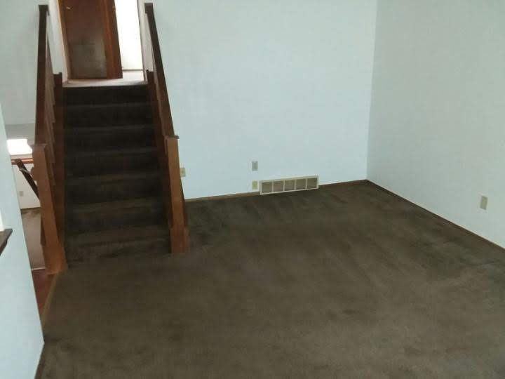 839 Crescent Ln - Photo 2 of 17