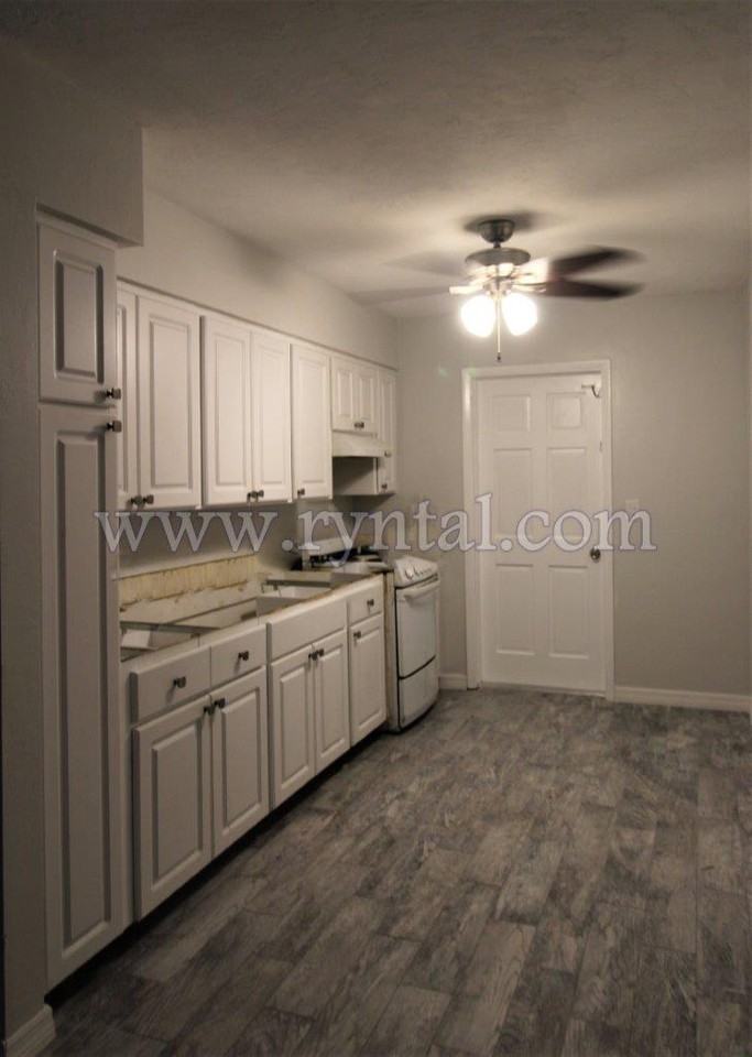 6377 Gateway Avenue - Photo 3 of 7