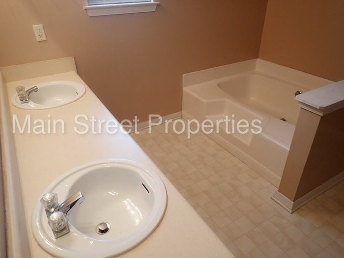 6723 Hallendale Dr - Photo 3 of 12