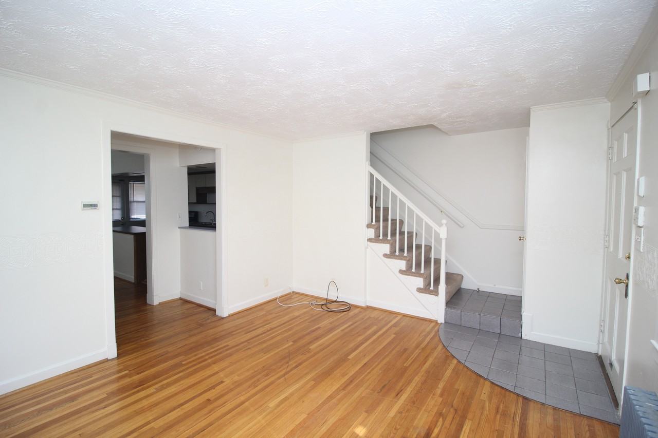 408 Croydon Road - Photo 3 of 30