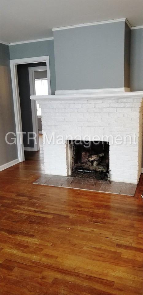 637 N 48th St - Photo 2 of 12