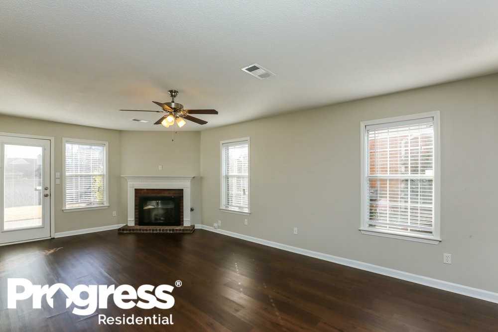 9701 Kingsridge Dr - Photo 2 of 20