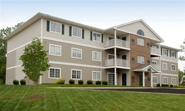 Presque View Apartments - Photo 2 of 10