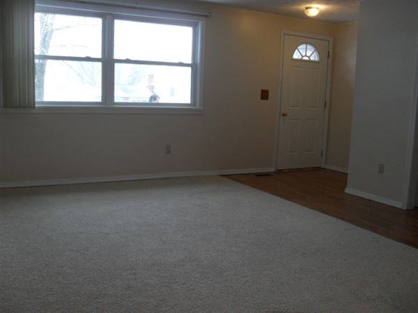 99 Lisa Ln - Photo 2 of 10