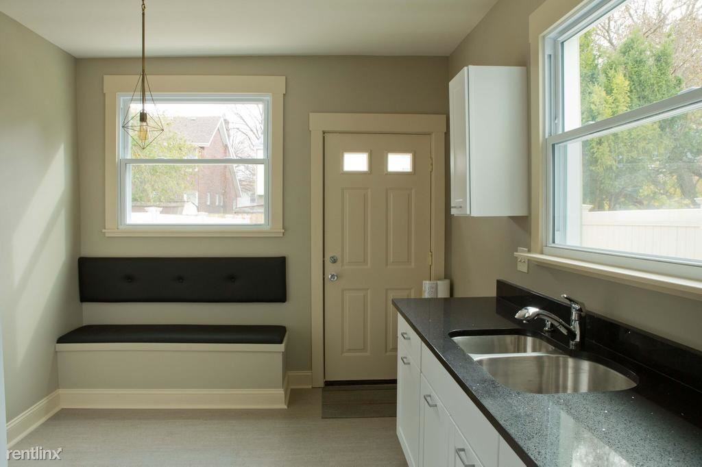 416 Borland St - Photo 3 of 10