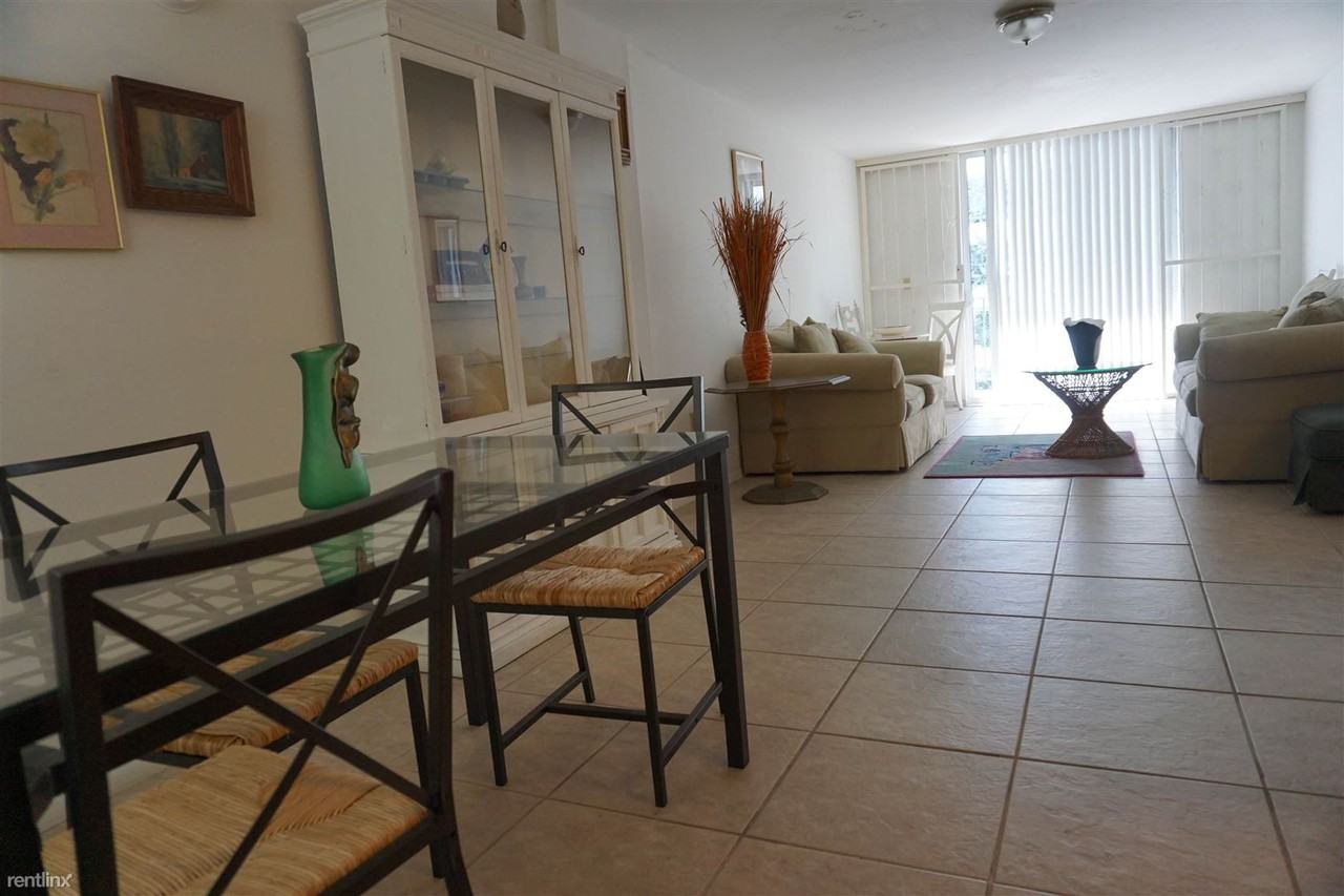 720 Collins Ave - Photo 3 of 11