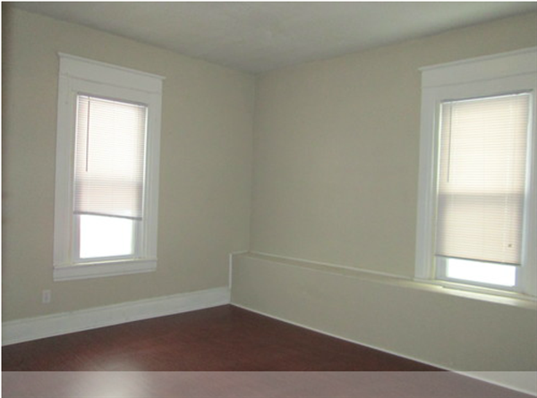 3321 Holmes St - Photo 3 of 10