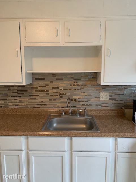 960 1st Ave - Photo 3 of 13