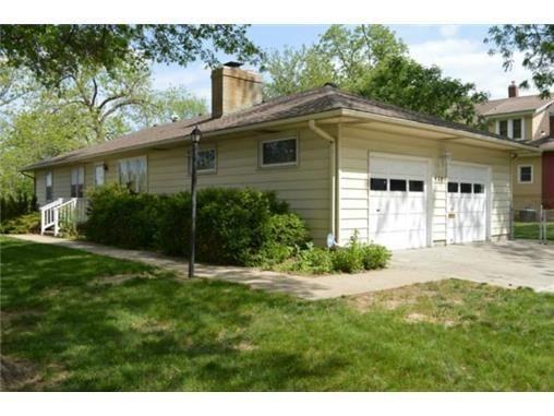 4701 Booth St - Photo 2 of 20