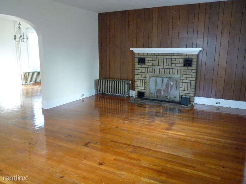 159 Temple St - Photo 3 of 9