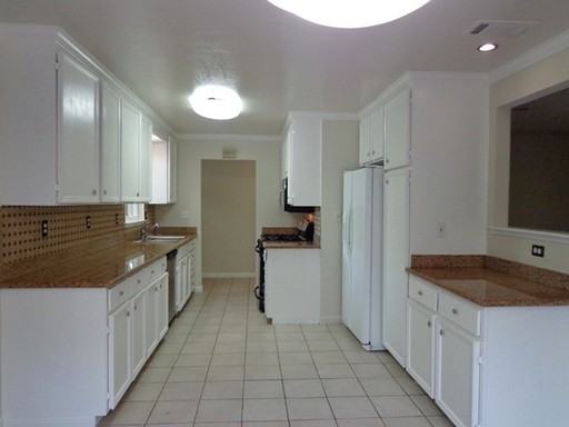 3547 Cherry Ave - Photo 2 of 11