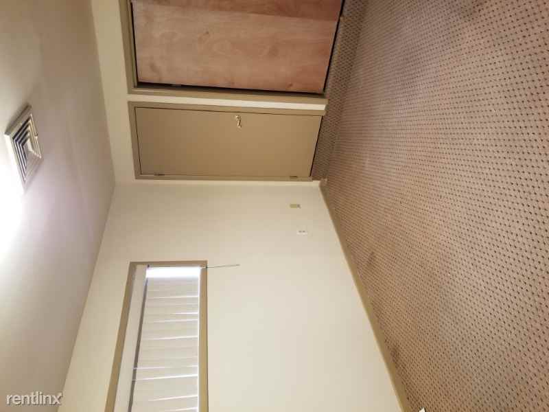 1160 Main St - Photo 3 of 4