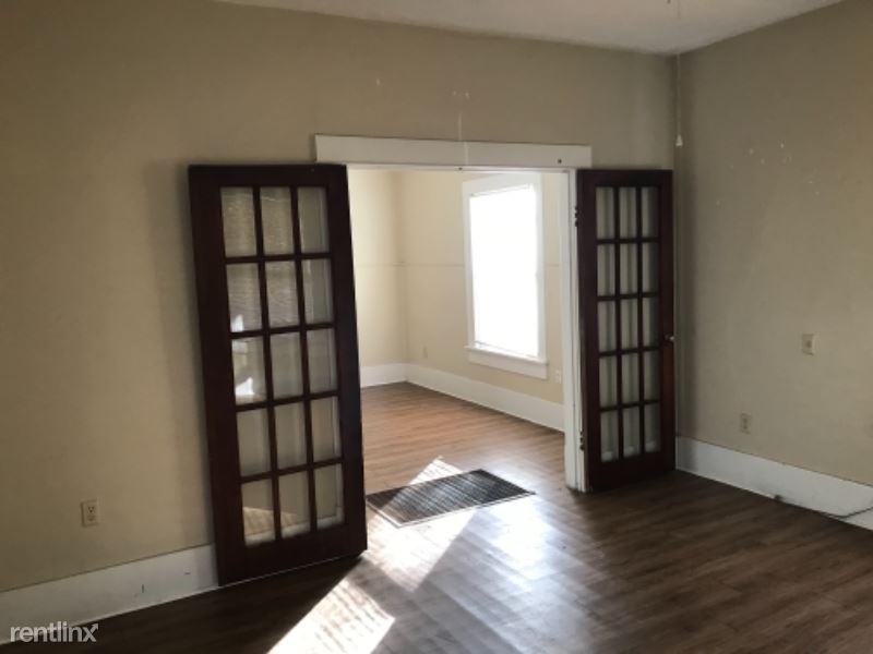 314 N Kansas St - Photo 2 of 8