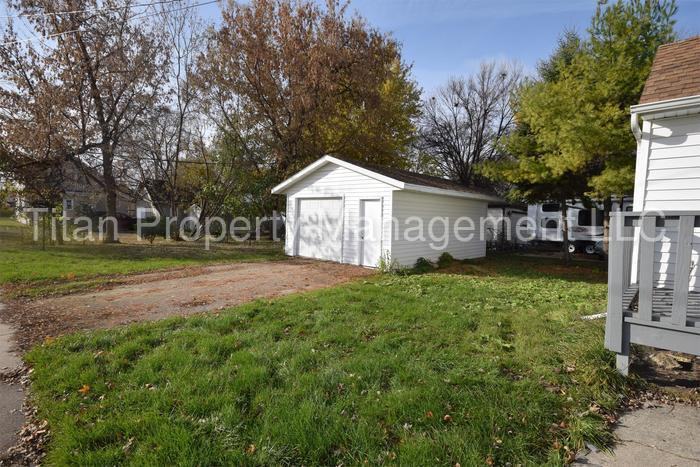 847 3rd St - Photo 2 of 8