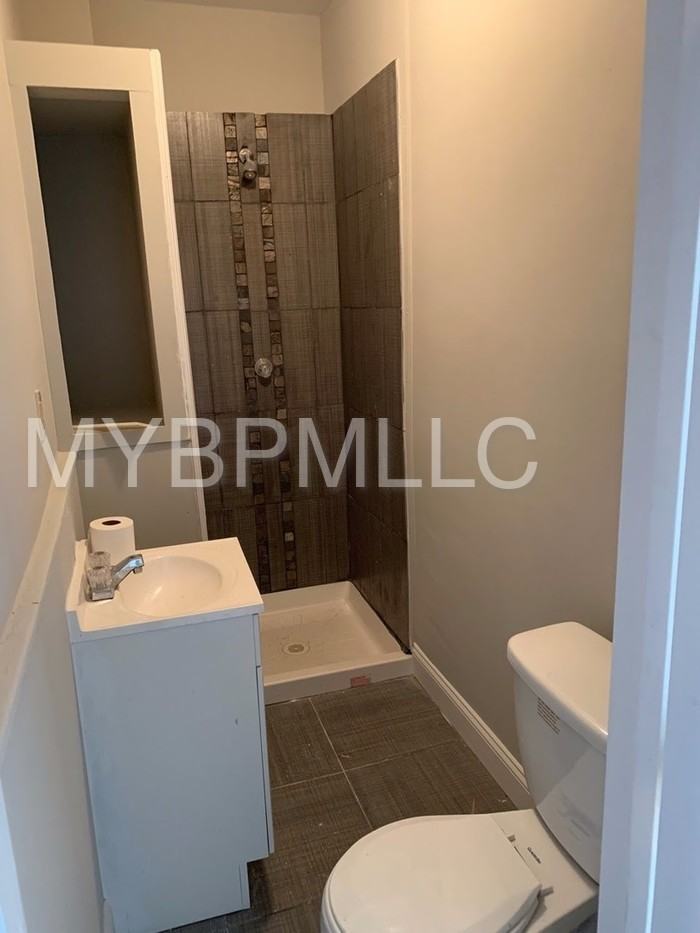 1828 McCulloh St - Photo 2 of 10