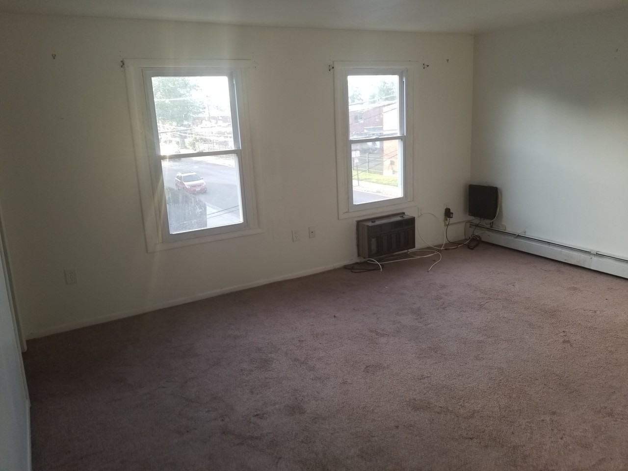 664 New Willow St - Photo 2 of 22