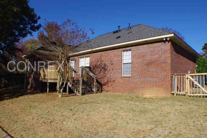 1352 Kingston Oaks Dr - Photo 2 of 9