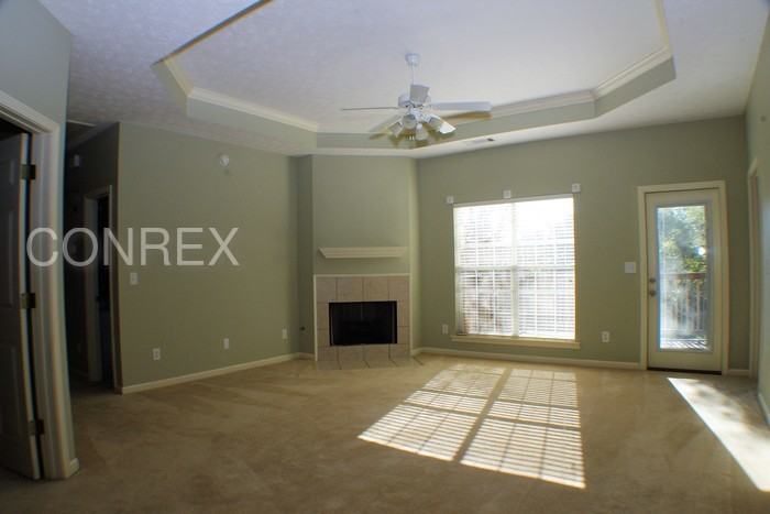 1352 Kingston Oaks Dr - Photo 3 of 9