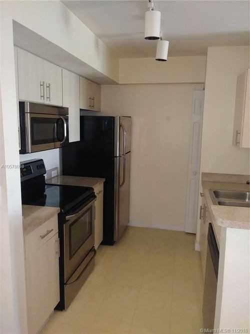 11165 SW 6th St #1