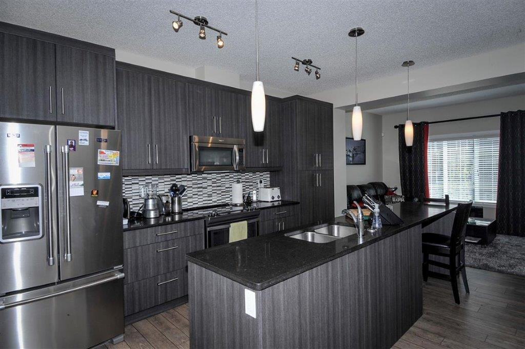 432 Marquis Lane Southeast - Photo 2 of 10