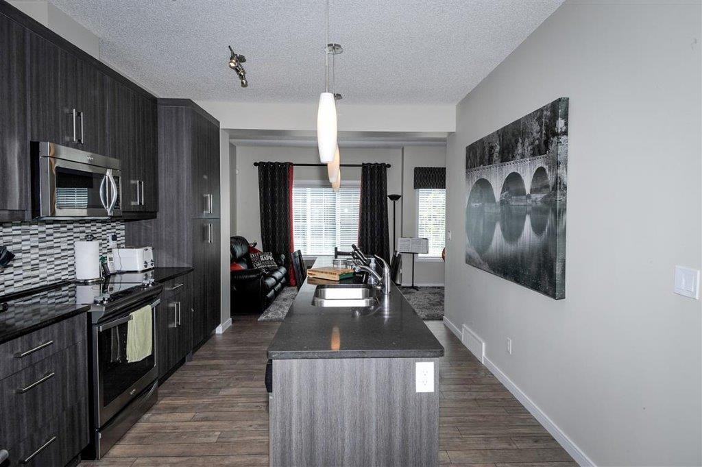 432 Marquis Lane Southeast - Photo 3 of 10