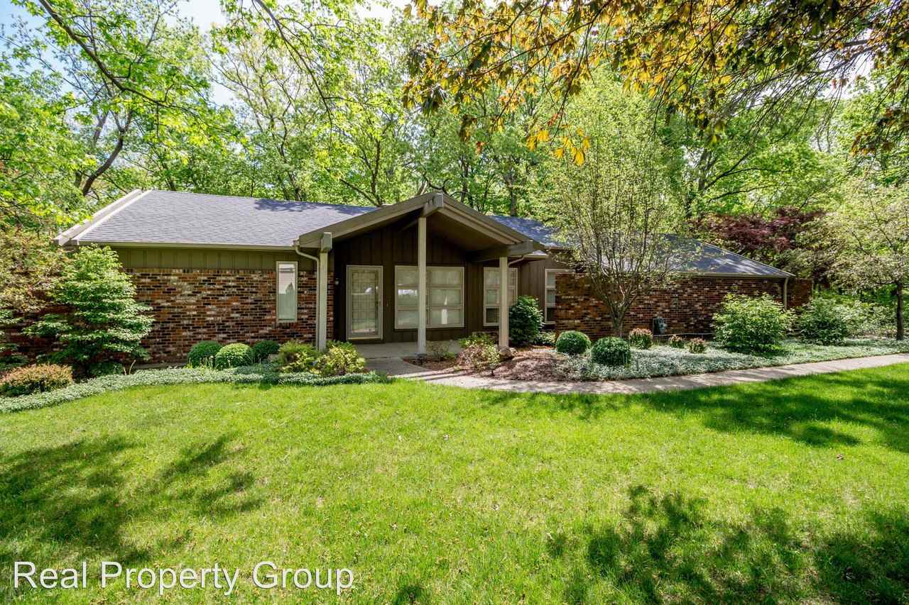 3208 Woodbine Dr - Photo 2 of 26