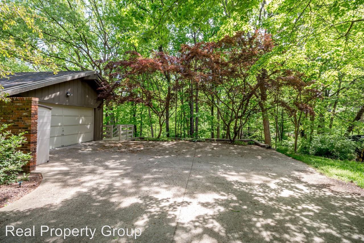 3208 Woodbine Dr - Photo 3 of 26