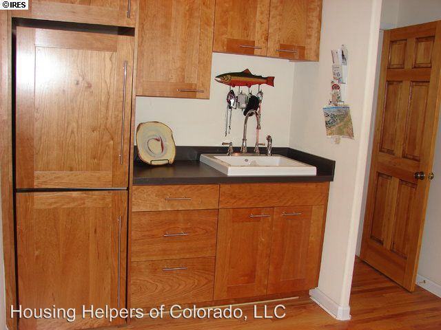 820 Racquet Ln - Photo 2 of 4