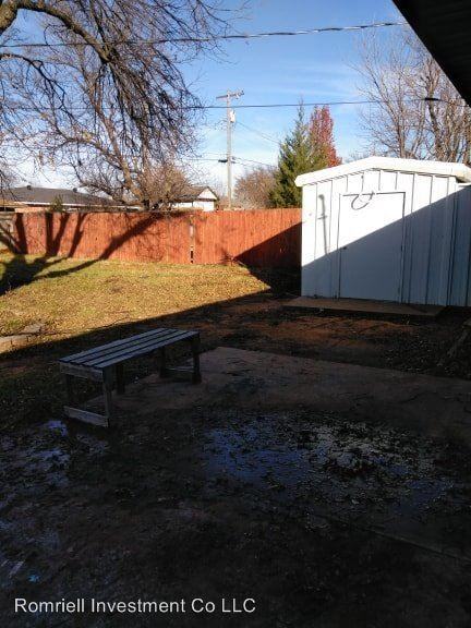 617 SW 71st St - Photo 2 of 22