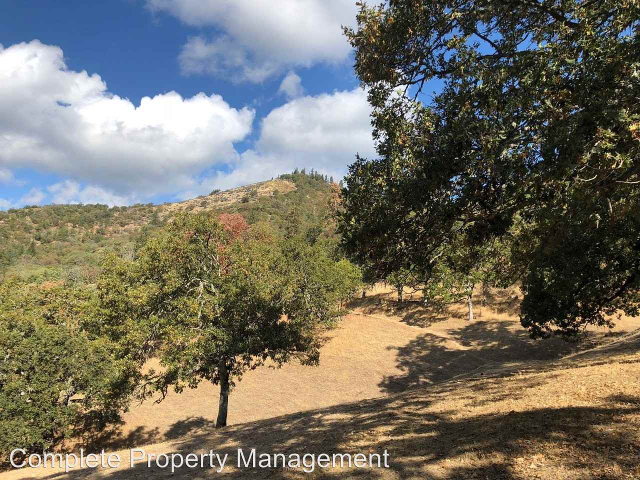 1550 Lois Ln - Photo 3 of 37