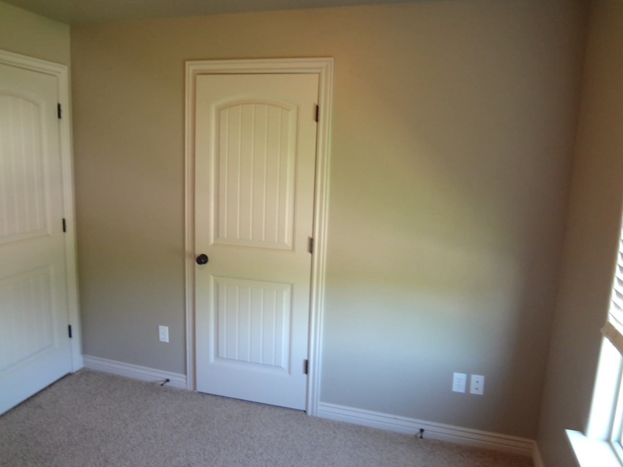 860 S 90 E - Photo 2 of 2