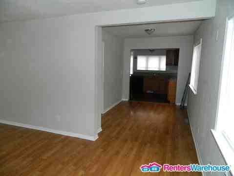 2405 36th St - Photo 2 of 11