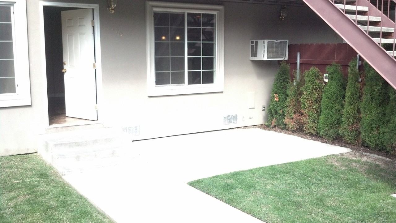 526 S 40th Ave - Photo 3 of 11