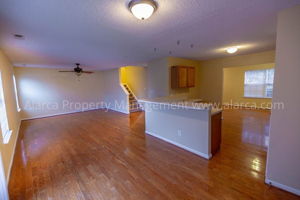 105 Daventry Pl - Photo 2 of 20