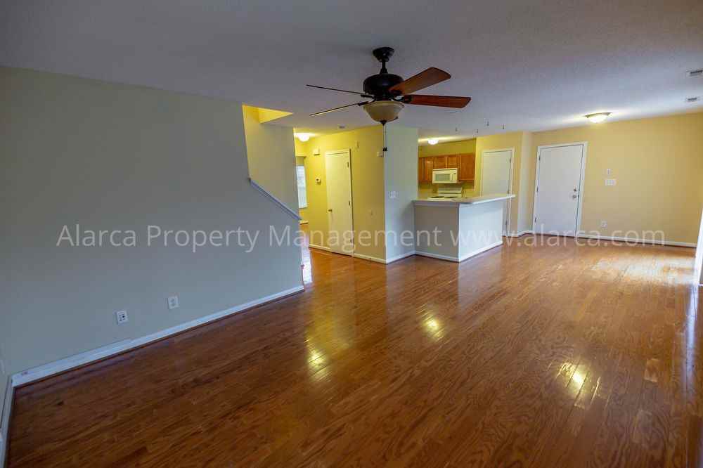 105 Daventry Pl - Photo 3 of 20