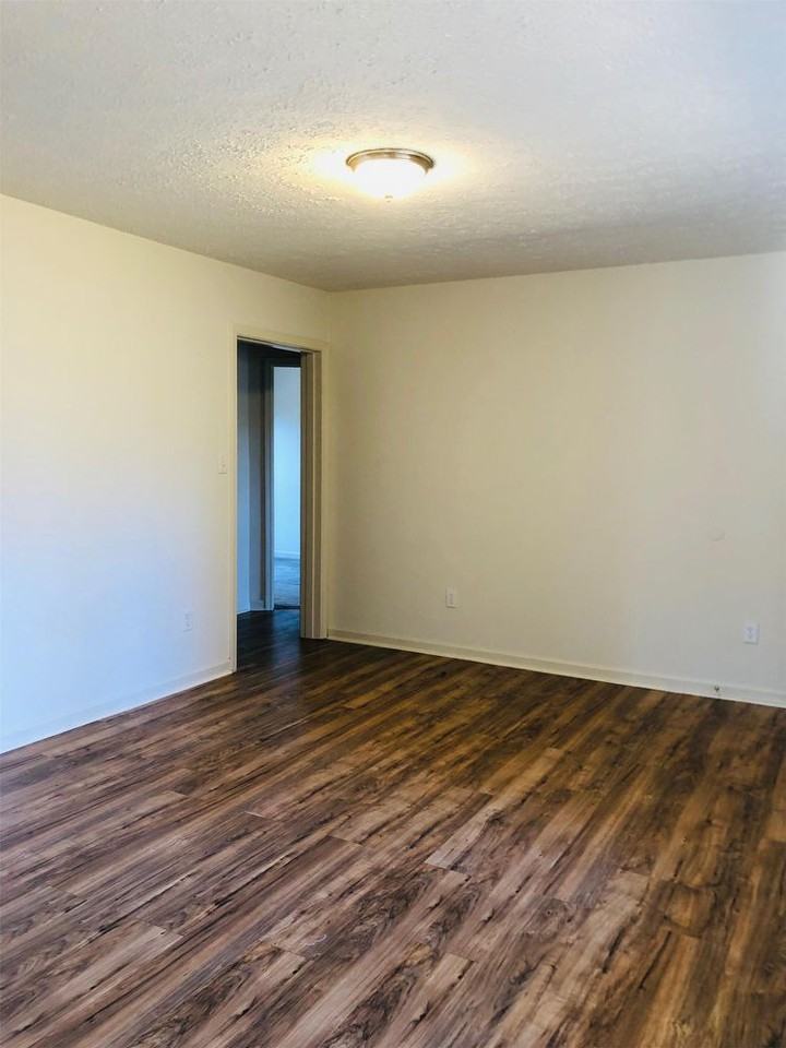 7310 Old Dickersons Rd - Photo 3 of 23