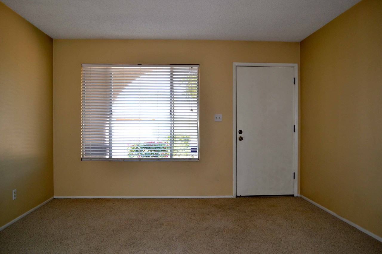 1995 E Rice Dr - Photo 2 of 12