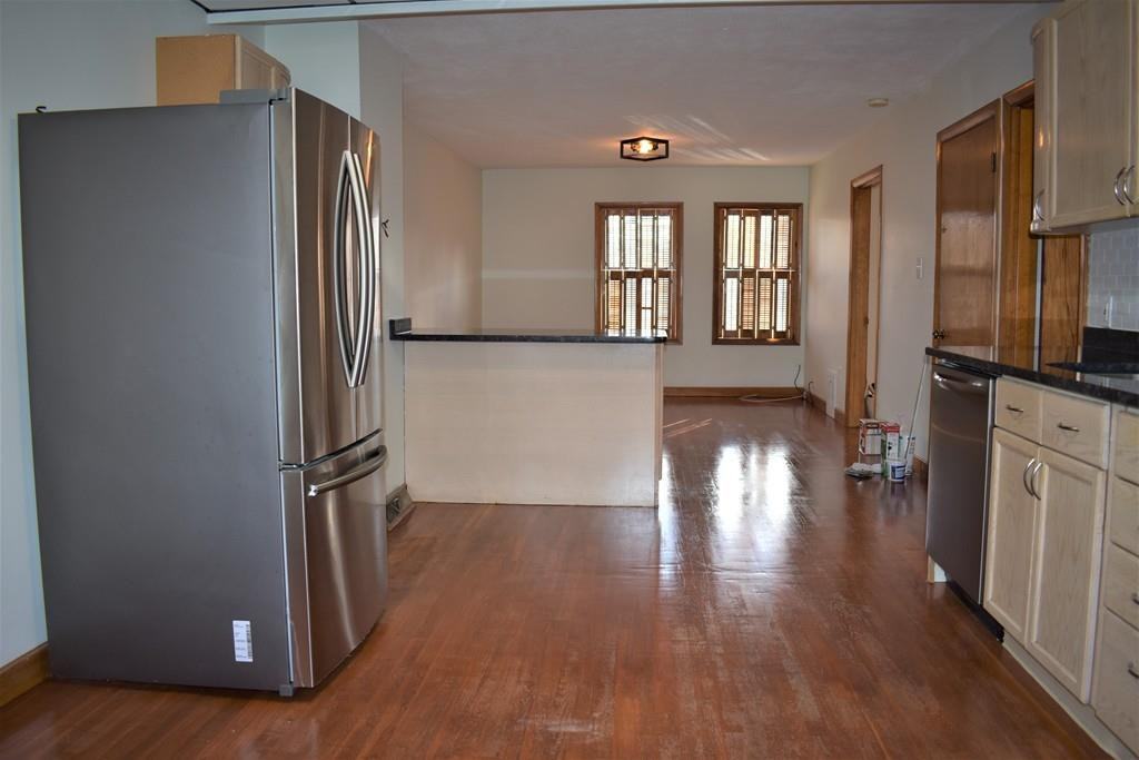 53 Plympton St #55 - Photo 3 of 11