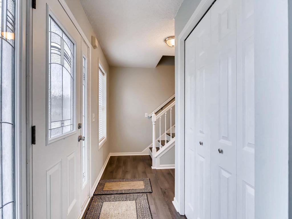 19501 Ewing St - Photo 3 of 22